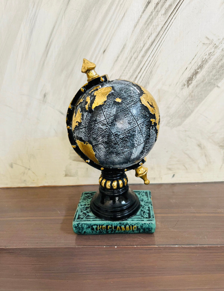 🌍 The Classic Globe Sculpture – Heritage Edition Height: 10 inches | Width: 5 inches